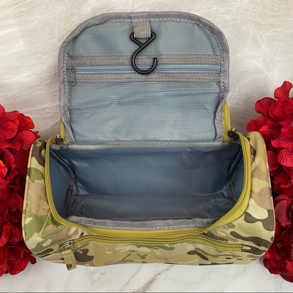 His & Her Camo Toiletry Cosmetic Travel Bag - Picture 11 of 16